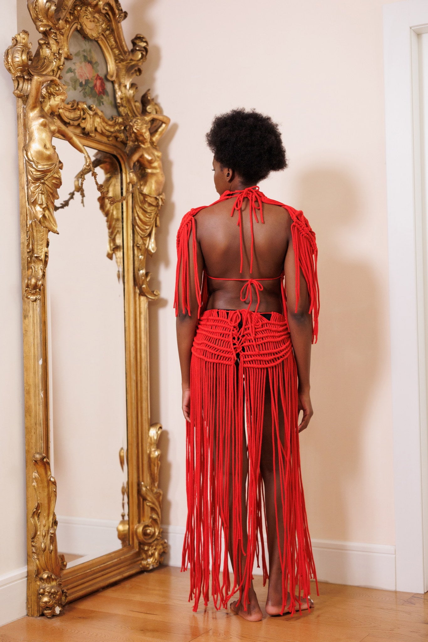 Inchiriere outfit hand made  Dubai