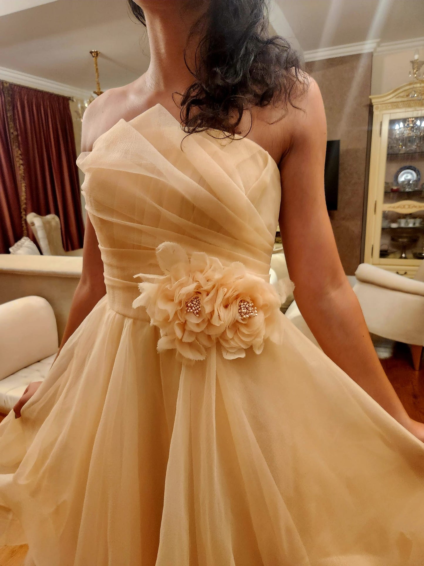 Inchiriere rochie Ana Radu