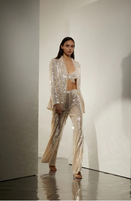 Inchiriere Costum Simona Corsellini